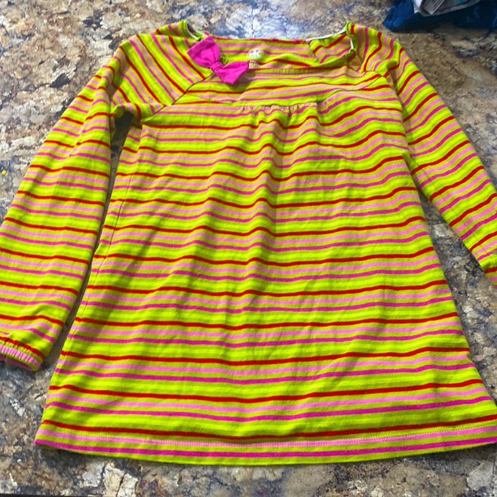 Cute girls size small top or dress.
